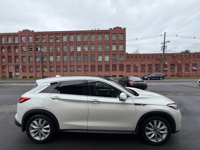 2019 INFINITI QX50 view 4