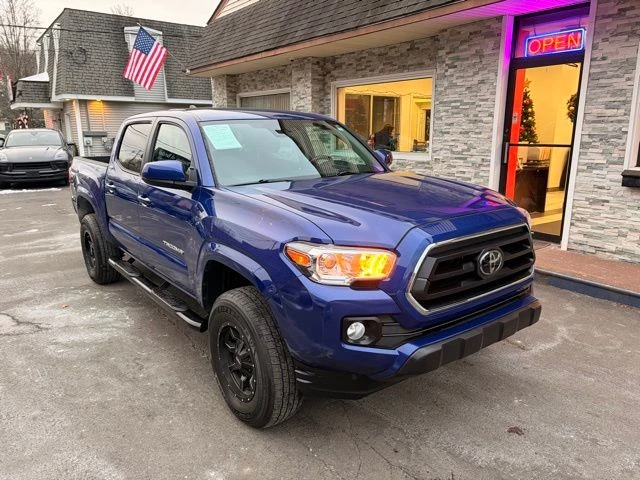 2022 Toyota Tacoma view 3