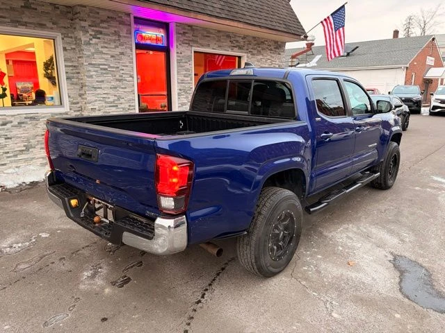 2022 Toyota Tacoma view 5