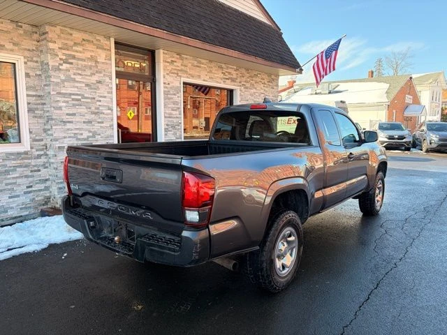2021 Toyota Tacoma view 5