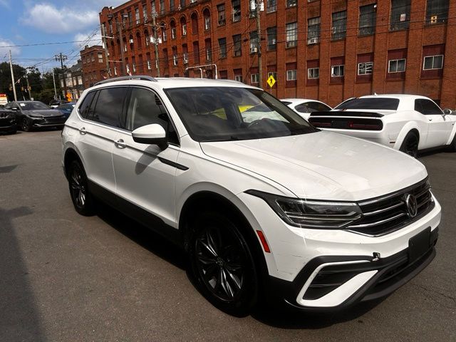 2024 Volkswagen Tiguan view 3