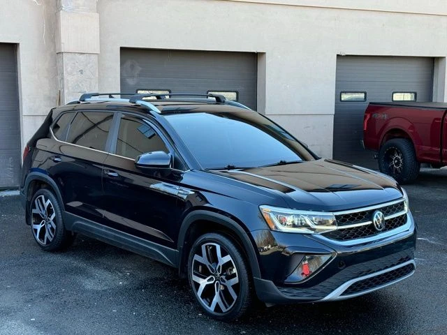 2022 Volkswagen Taos view 3