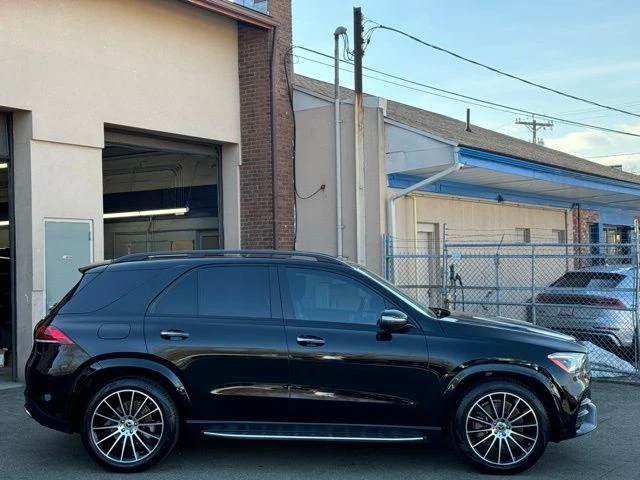 2021 Mercedes-Benz GLE view 4