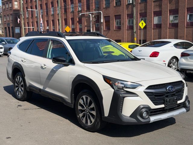 2024 Subaru Outback view 3