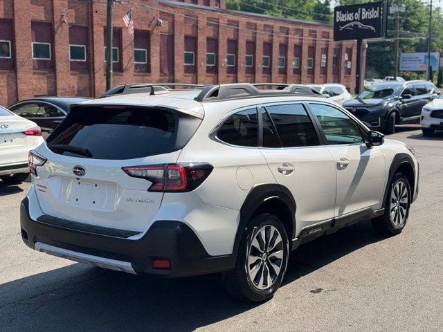 2024 Subaru Outback view 5