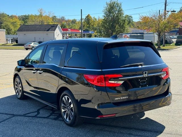 2024 Honda Odyssey view 3