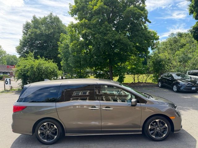 2021 Honda Odyssey view 4