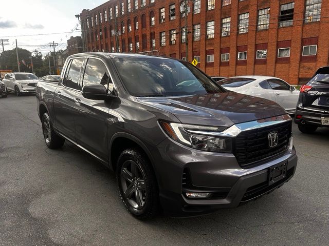 2023 Honda Ridgeline view 3