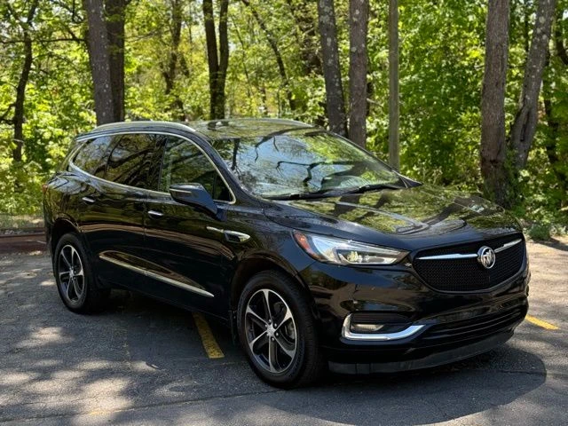 2021 Buick Enclave view 3