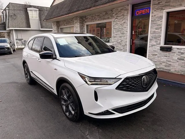 2023 Acura MDX view 3