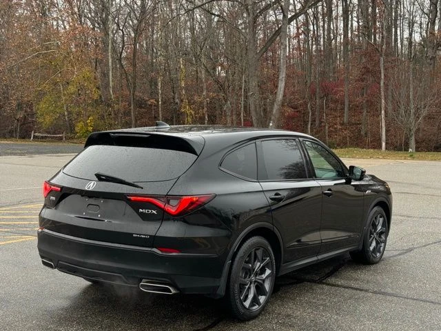 2023 Acura MDX view 5