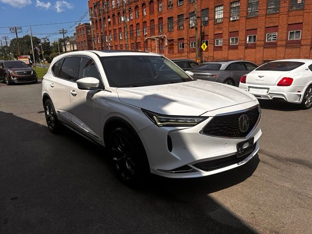 2022 Acura MDX view 3