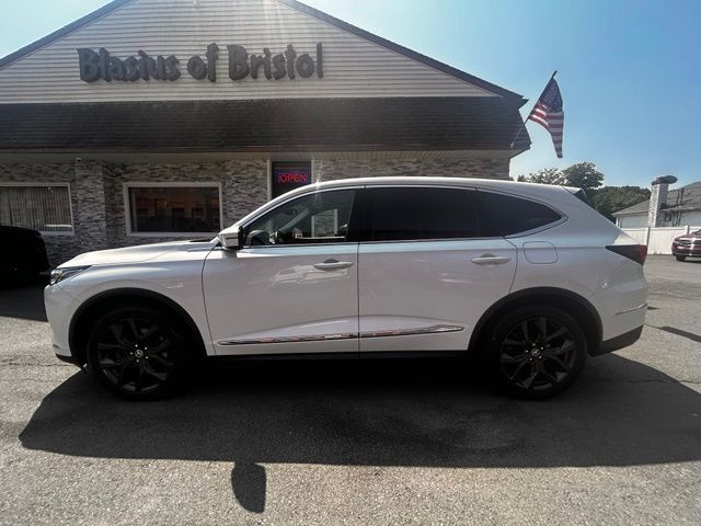 2022 Acura MDX view 4