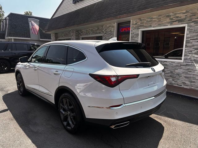 2022 Acura MDX view 5