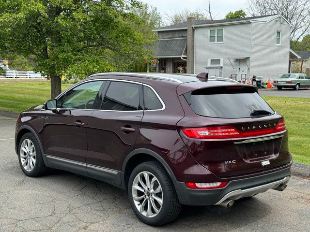 2019 Lincoln MKC view 4