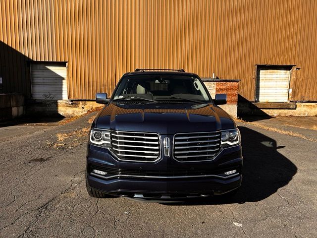 2017 Lincoln Navigator L view 2