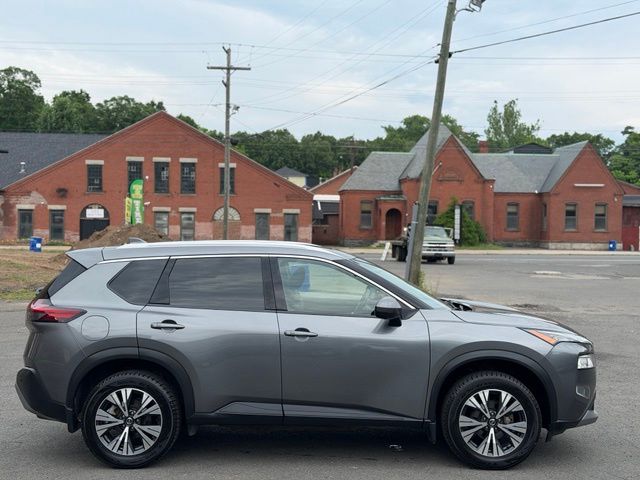 2021 Nissan Rogue view 4