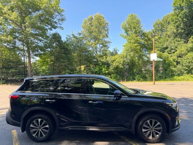 2023 INFINITI QX60 view 4