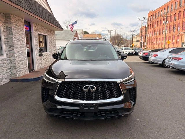 2024 INFINITI QX60 view 2