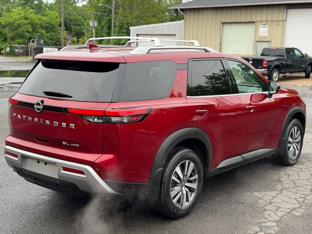 2023 Nissan Pathfinder view 5