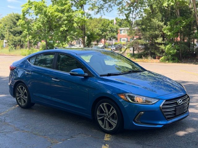 2017 Hyundai Elantra view 3