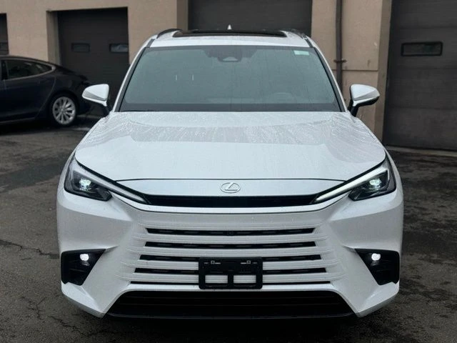 2025 Lexus TX view 2
