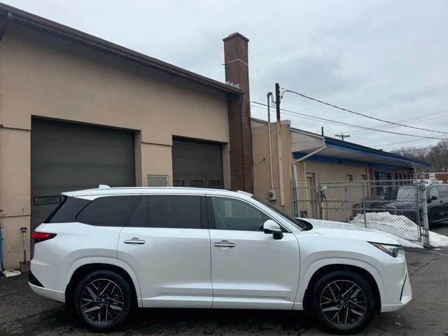 2025 Lexus TX view 4