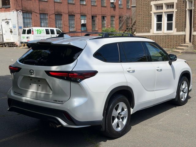 2024 Toyota Highlander view 5