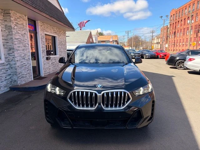 2024 BMW X6 view 2