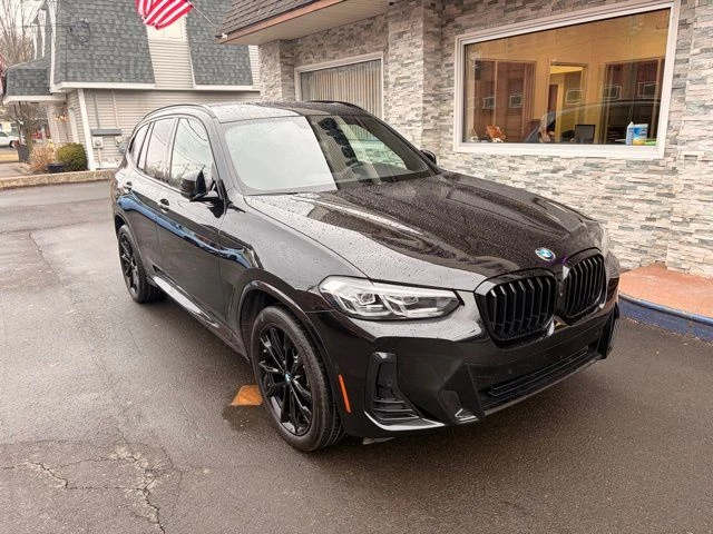 2024 BMW X3 view 3