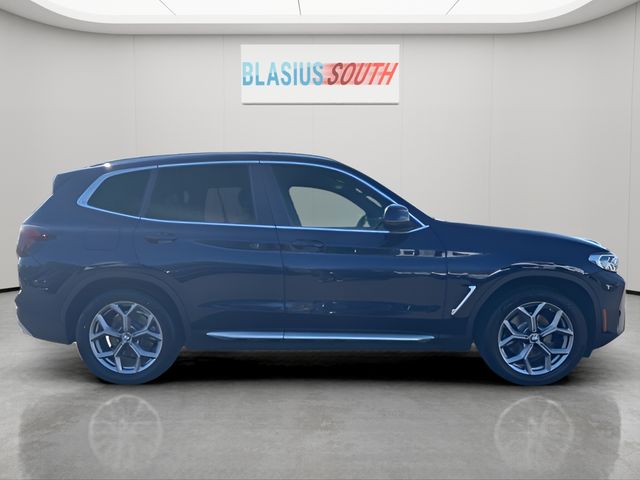 2023 BMW X3 view 2