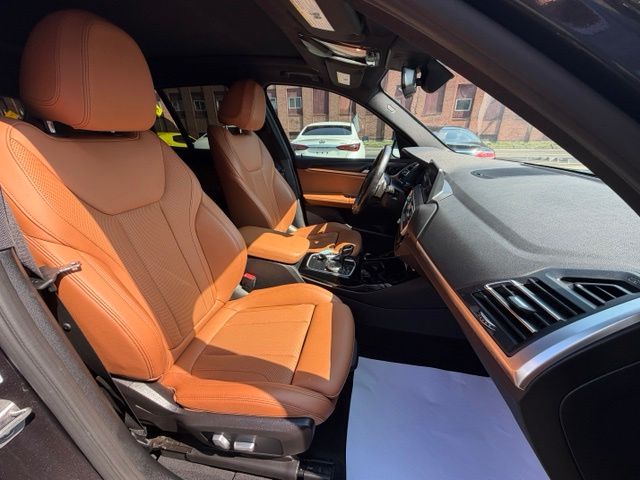 2022 BMW X3 view 4