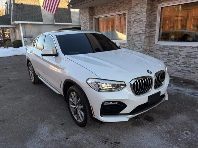 2019 BMW X4 view 3