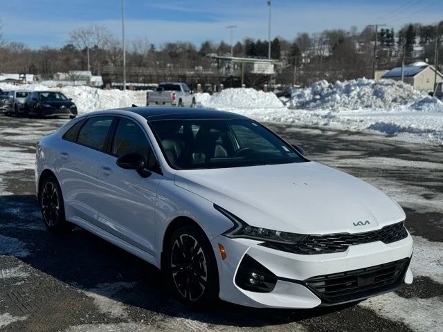 2024 Kia K5 view 3