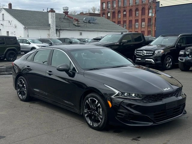 2023 Kia K5 view 3