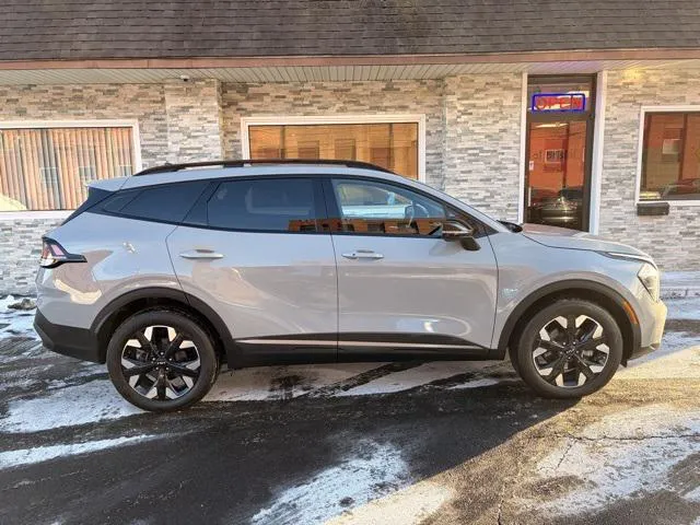 2023 Kia Sportage view 4