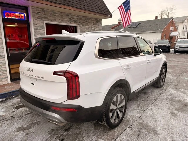 2022 Kia Telluride view 5