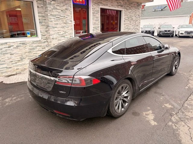2018 Tesla Model S view 5
