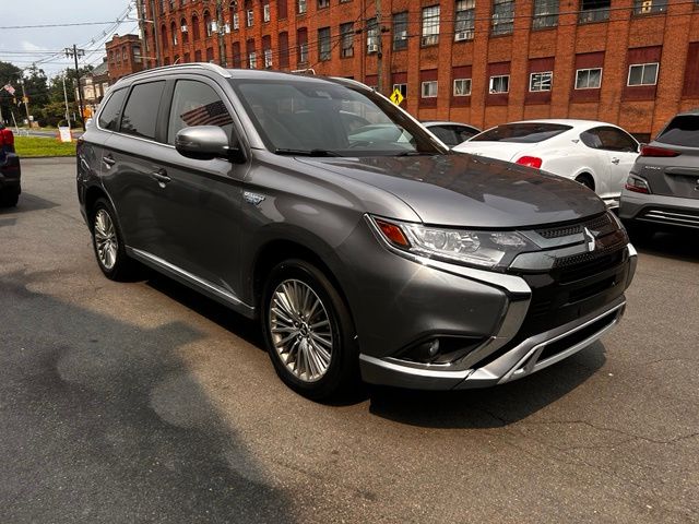2022 Mitsubishi Outlander PHEV view 3