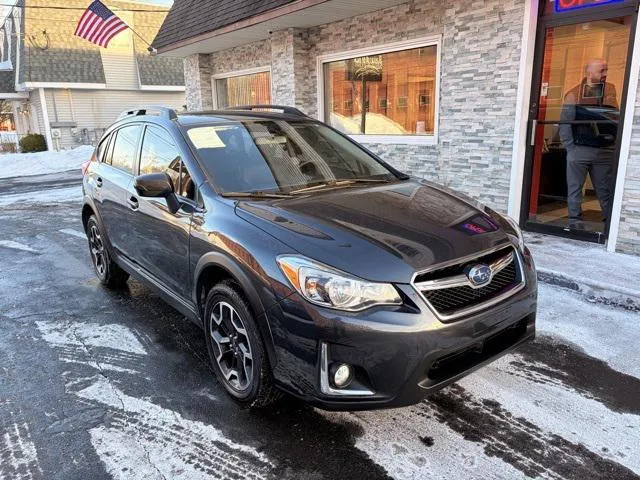 2016 Subaru Crosstrek view 3