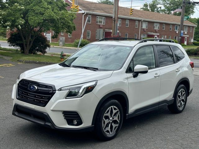 2024 Subaru Forester Premium's photo