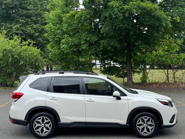 2024 Subaru Forester view 4