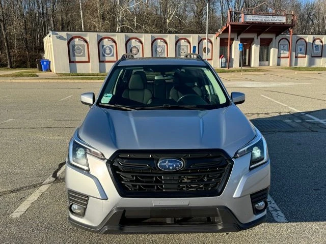 2023 Subaru Forester view 2