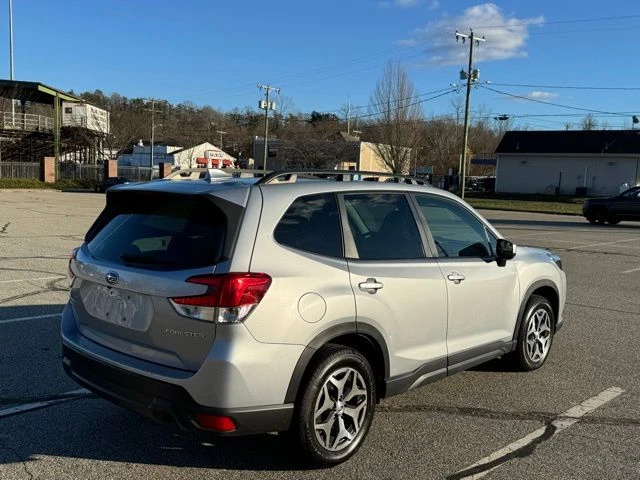 2023 Subaru Forester view 5