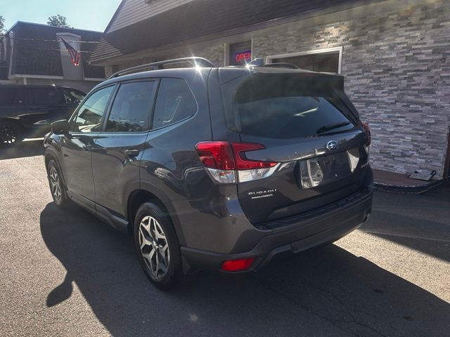2021 Subaru Forester view 5