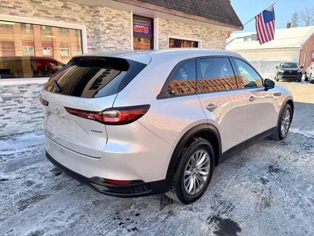 2024 Mazda CX-90 view 5