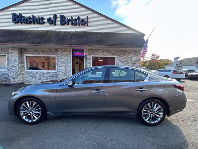 2023 INFINITI Q50 view 4