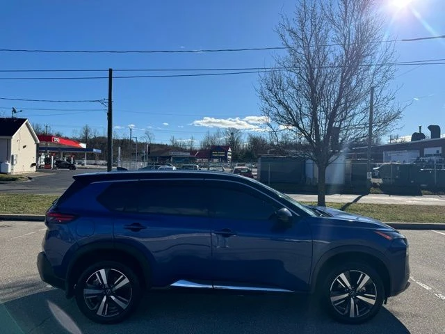 2022 Nissan Rogue view 4