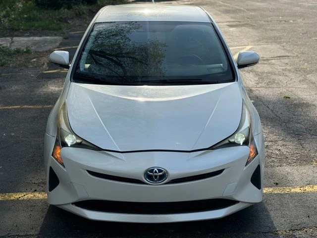 2016 Toyota Prius view 2