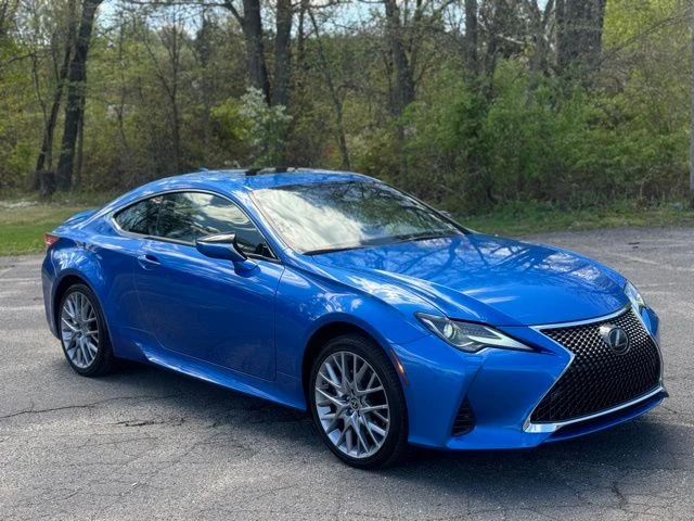 2020 Lexus RC view 4